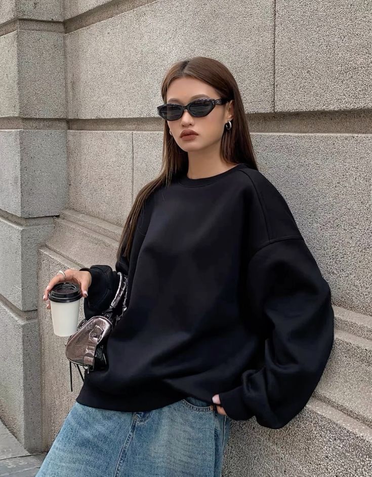 PULLOVERS & HOODIES